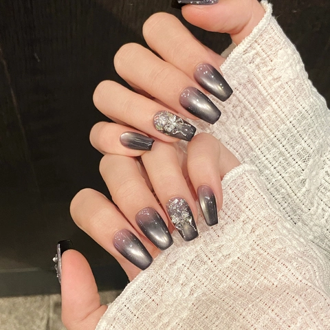 Handgefertigte Katzenaugen Nägel Zum Aufkleben Grauviolett Verlauf Mit 3D Silber Schleife Strass Glitzer Luxus Kunstnägel