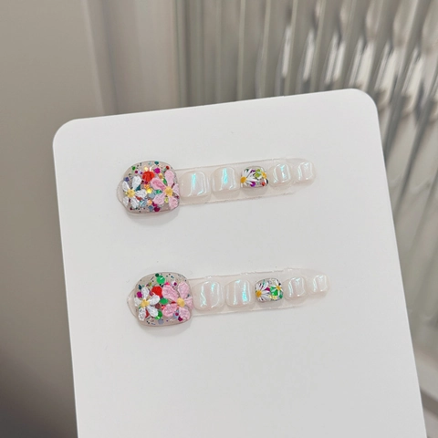 Unghie Press-on per Piedi a Margherita Iridescente Aurora Fatte a Mano Elegante Bianco Perlescente 3D Floreale Unghie Finte