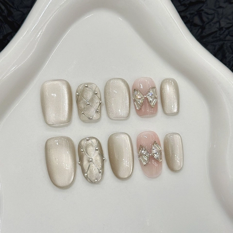 Champagne Cat Eye Press On Nails Silver Rhombus Bow Rhinestone Luxury Short Square Oval Fake Nails Handmade Manicure Set