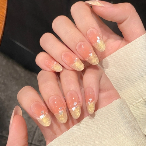 Unghie Finte Fatte a Mano Francese Conchiglia Sfumata Eleganti Rosa Nude Con Künstliche Perle e Foglia d'Oro per Donna Decorazione