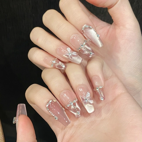 Unghie Finte Fatte a Mano Rosa Occhio di Gatto Con Farfalla Strass Perla Artificiale 3D Scintillanti Set da Donna