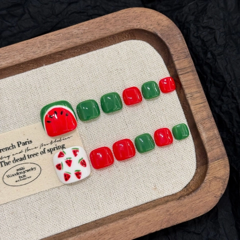 Handgemaakte Plak Teennagels Zomer Watermeloen Aardbei Fruit Patroon Glanzende Hars Volledige Dekking Valse Teennagels Voor Vrouwen