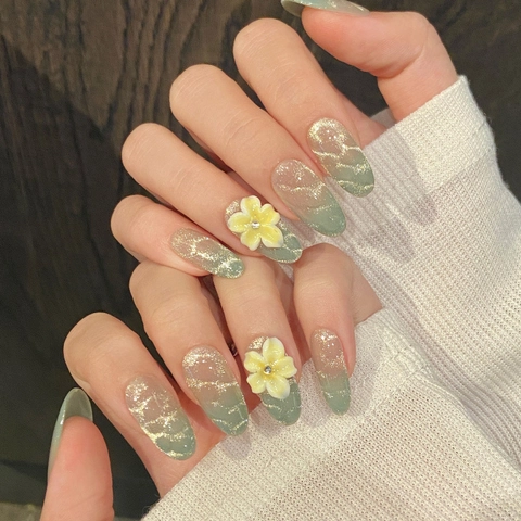 Unghie Finte Fatte a Mano Occhio di Gatto Verde Fiori 3D Sfumatura Marmorizzata Foglia d'Oro Forma Ovale Donna Gioielli