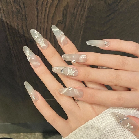 Handgemaakt Zilver Grijs Kattenoog Plaknaggels Lange Amandelvorm Vlinder Kunstparel Strass Decoratieve Kunstnagels Voor Dames