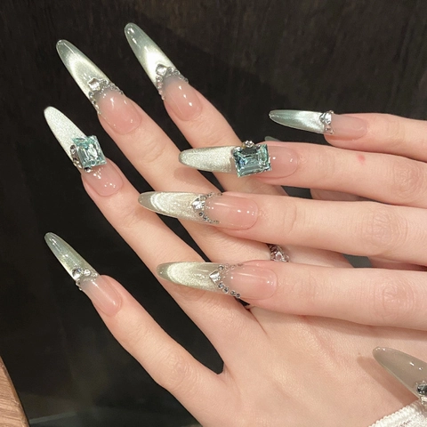 Handmade Mint Green Cat Eye Press On Nails Long Stiletto Artificial Gems Rhinestones Elegant Wearable Fake Nails For Women Daily Party Decor