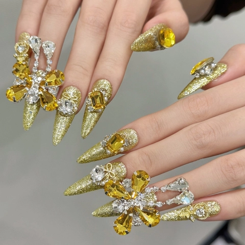 Handgefertigte Luxuriöse Goldene Schmetterling Kette Press On Nägel Lange Stiletto Glitzer Strass Kunstparel Falsche Nägel Für Damen