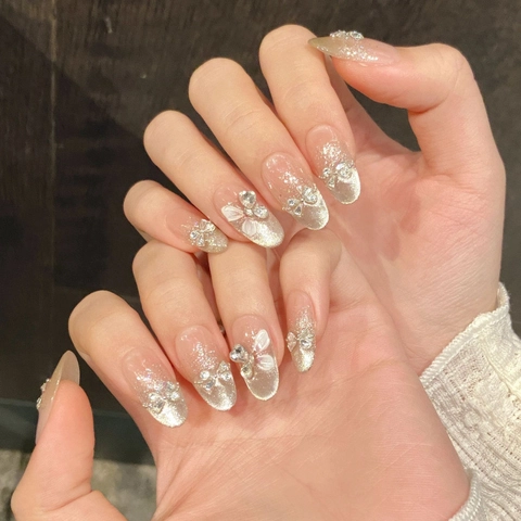 Unghie Finte a Pressione Artigianali Blush Sfumate Occhio di Gatto Farfalla Strass Perle Artificiali Ovale Medio Unghie Eleganti