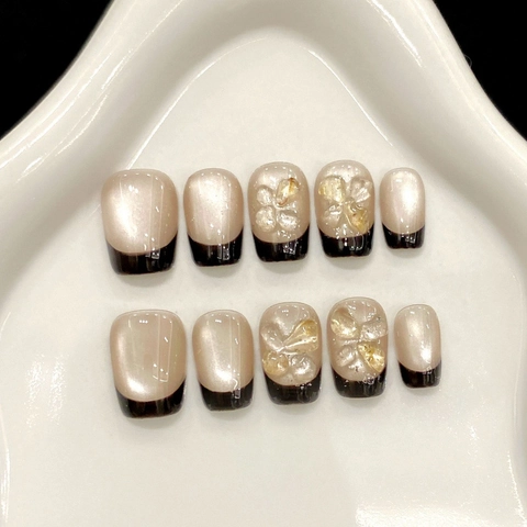 Unghie Finte Artigianali Cat Eye Francesi Con Fiori in Rilievo 3D Corte Quadrate Ballerina Unghie Finte Per Donna Elegante Nail Art
