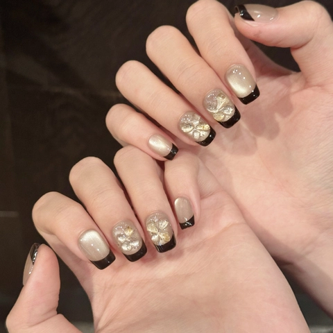 Unghie Finte Artigianali Cat Eye Francesi Con Fiori in Rilievo 3D Corte Quadrate Ballerina Unghie Finte Per Donna Elegante Nail Art