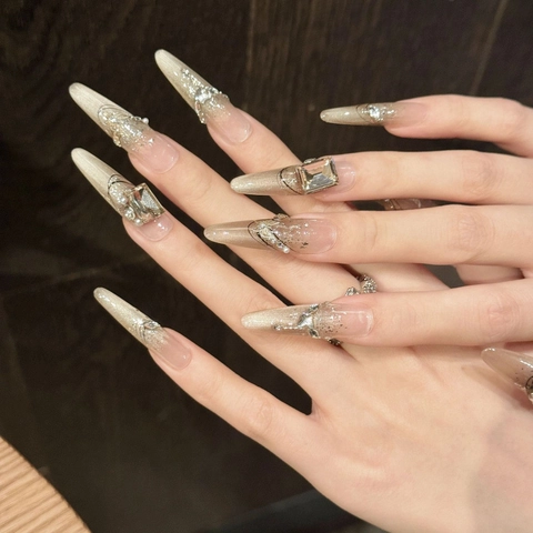 Handmade Maillard Caramel Gradient Cat Eye Press On Nails Luxurious Rhinestone Butterfly Artificial Pearl Long Stiletto Nails
