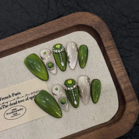 Uñas Postizas Hechas a Mano Verde Esmeralda Ojo de Gato Con Diamantes De Imitación Perla Artificial Lujo Francés Almendra