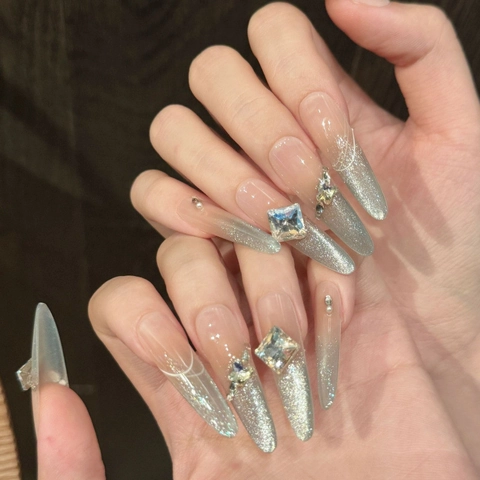Handgefertigt Nagelsticks Silber Blau Katzenauge Verlauf Lange Stiletto Falsche Nägel Mit Strass Und Künstliche Perlen