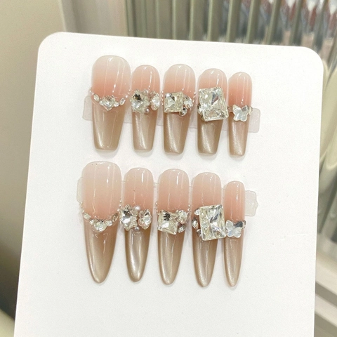 Unghie Finte Occhio di Gatto Fatte a Mano Lusso Brillanti Cristalli K9 Strass Lunghe Bara Stiletto Unghie Artificiali Donna Festa