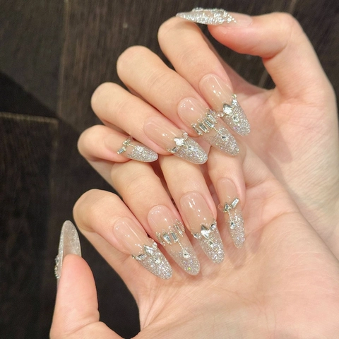 Luxus Handgefertigte Künstliche Nägel Zum Aufdrücken Lange Mandelform Silber Glitzer Farbverlauf Strass Zirkon Deko