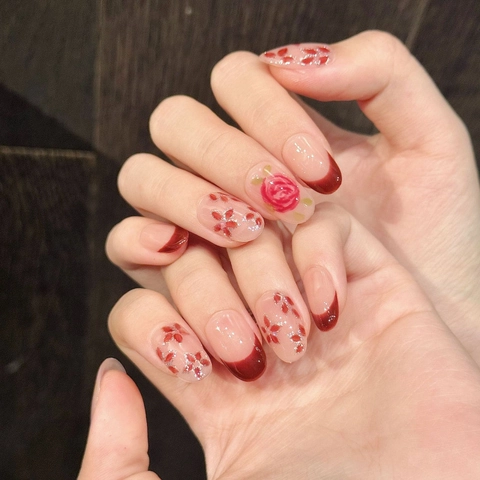 Uñas Postizas a Presión Pintadas a Mano Rosa Acuarela Rojo Oscuro Borde Francés Brillante Con Brillo Plateado Mujer