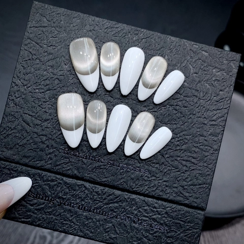 Minimalistisch Frans Wit Cat-eye Press On Nagels Handgemaakt Amandelvorm Herbruikbare Kunstnagels Voor Dames Dagelijks Gebruik