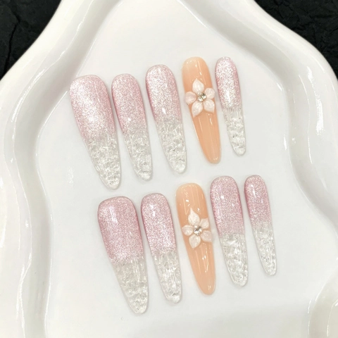 Handgefertigte Pinke Katzenauge Nägel Zum Aufdrücken Mit 3D Weißer Blume Strass Lange Stiletto Kunstnägel Für Damen Party