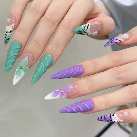 Unghie Finte Fatte a Mano Lunghe Stiletto 3D Rilievo Fiore Stampa Zebra Viola Verde Resina Perla Artificiale Donna