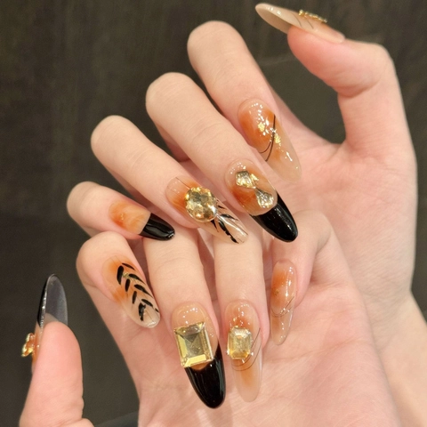 Uñas Postizas Hechas a Mano Ámbar Degradado Punta Francesa Con Papel de Oro Diamantes de Imitación Lazo Forma Almendra Mujer