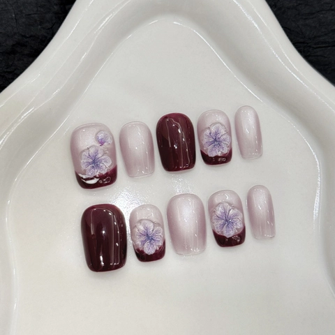 Unghie Finte da Incollare Fatte a Mano Fiori in Rilievo 3D Occhio di Gatto Bordeaux Viola Stile Francese Eleganti Unghie in Gel