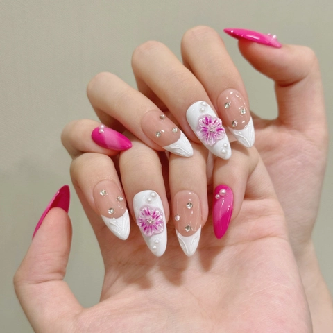 Unghie Finte Artigianali 3D Fiore a Mandorla Rosso Prugna Bianco Francese Design Strass Perla Artificiale per Donna