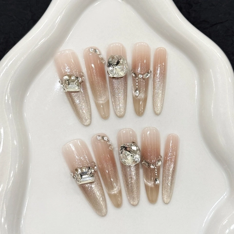 Handgefertigte Luxus Champagner Gold Katzenauge Künstliche Fingernägel Stiletto Ballerina Form Strass Eingelegt Glitzernde Nägel Damen