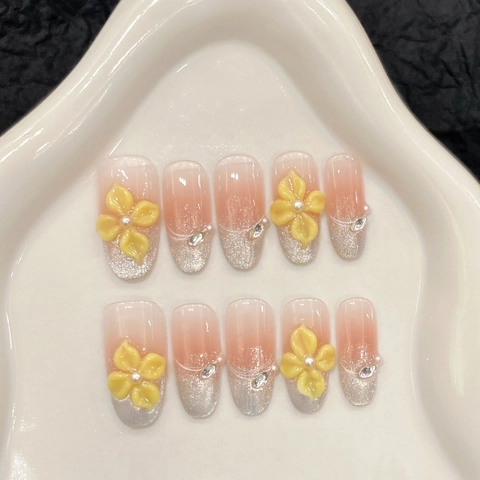 Unghie Finte Fatte a Mano Effetto Occhi di Gatto Sfumato Rosa Argento Decorazioni Floreali Perle Strass Riutilizzabili Donna