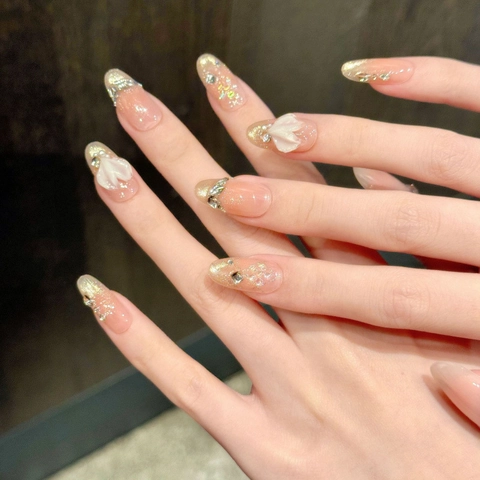 Handmade 3D Fishtail Relief Press On Nails Blush Cat Eye Pink Gradient Nude Artificial Pearl Rhinestone Luxury Oval Fake Nails