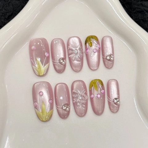 Unghie Finte a Pressione Tulipano Viola Farfalla 3D Occhio di Gatto Fatto a Mano Elegante Perla Artificial Strass Manicure Donna