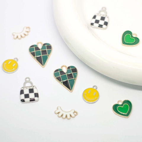 Retro Legierung Emaille Herz Smiley Schachbrett Anhänger Für DIY Schmuckherstellung Halsketten Armbänder Zubehör Charms