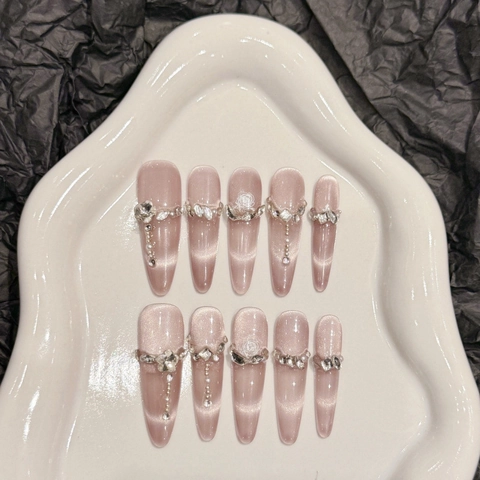 Handgefertigte Katzenauge-Nägel Zum Aufkleben Rosa Lila Rose 3D Relief Strass Lange Stiletto Mandel Künstliche Fingernägel Luxus Party Hochzeit Damen