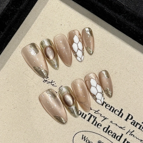 Handmade Champagne Cat Eye Press On Nails Long Almond Shaped With Rhinestone And Serpent Scale Pattern Luxury Artificial Nails For Women