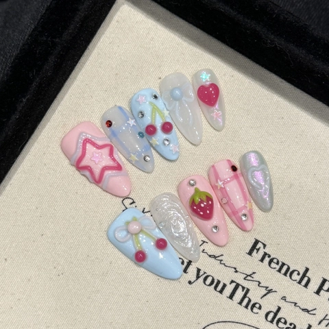 Handgefertigte 3D Frucht Nagelsticker Süße Erdbeere Kirsche Y2K Lange Stiletto Falsche Nägel Mit Strass Schleife Herz Dekor