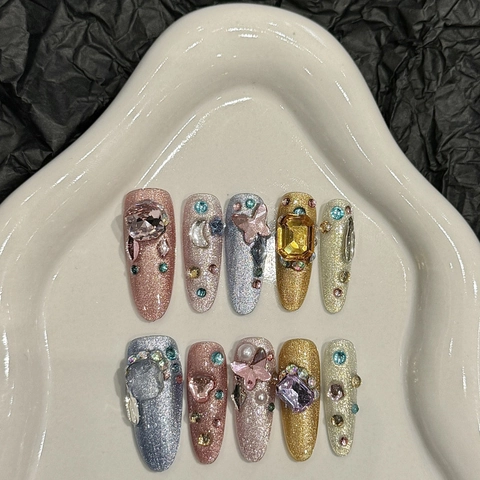 Unghie Finte Fatte a Mano Starry Sky Press On Nails Lussuose Lunghe Stiletto Con Decorazioni 3D Strass e Farfalla Rosa Blu