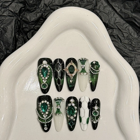 Emerald Green Phantom Handmade Press On Nails Stiletto Fake Nails With Rhinestone Artificial Gemstone Luxury Nails For Women
