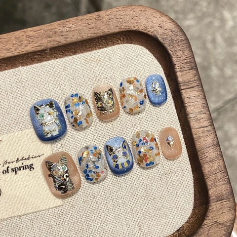 Faux Ongles à Presser Chat Égyptien Fait Main Paillettes Bleues Feuille d'Or Paillettes Dessin Animé Peint Faux Ongles Femme