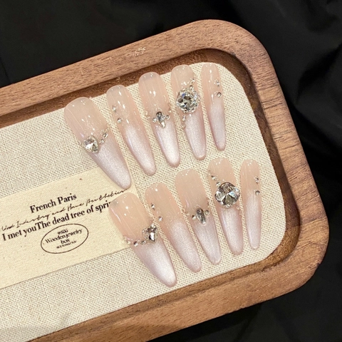 Uñas Postizas Elegantes Rosa Ojo de Gato Stiletto Largo Degradado Diamantes de Imitación Uñas Falsas Manicura Exquisita Mujer Fiesta