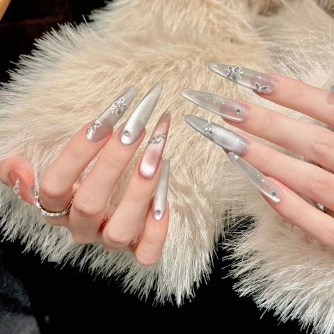 Luxus Handgemachte Katzenauge Künstliche Nägel Mit Schmetterling 3D Blume Strass Design Lange Stiletto Nägel Für Damen Dekor