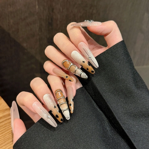 Unghie Finte a Pressione Fatte a Mano Gothic Stampa Leopardata Design Croce in Metallo Lusso Stiletto Set per Donna Nail Art