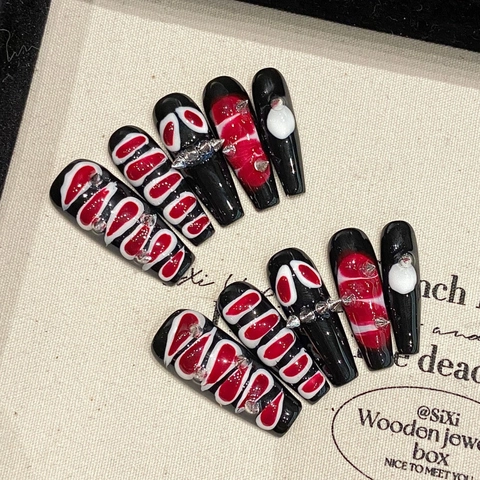 Uñas Postizas Hechas a Mano Estilo Gótico Oscuro Ataúd Largo Diseño Ojo de Sangre Piel de Serpiente Remache Strass para Mujer Halloween