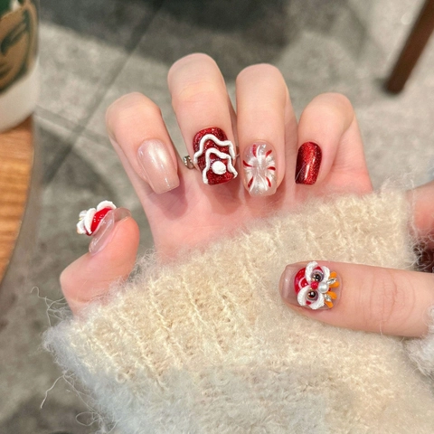 Uñas Postizas Hechas a Mano Diseño Danza Del León Año Nuevo Chino Relieve 3D Rojas Doradas Festivas Con Perlas Artificiales Y Diamantes De Imitación Mujer