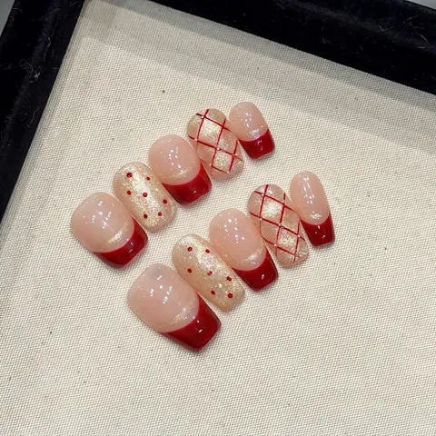 Unghie Finte Fatte a Mano Rosso Oro Champagne French Grid Polka Dot Bara Corta Unghie Artificiali per Donna Decorazione Artistica
