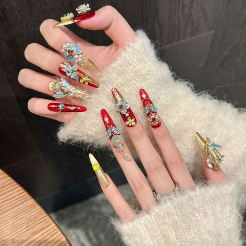 Luxus Handgefertigte Chinesische Palaststil Rot Gold Phönix Dekor Lange Stiletto Kunstnägel Schmuck Für Hochzeit Damen