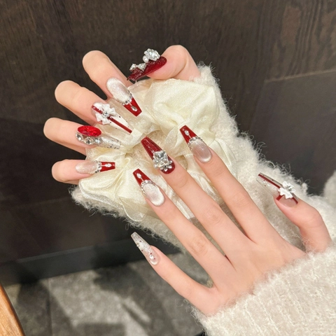 Uñas Postizas Hechas a Mano Ataúd Largo Rojo Ojo de Gato Estilo Francés Con Lazos 3D Diamantes de Imitación Y Perlas Artificiales
