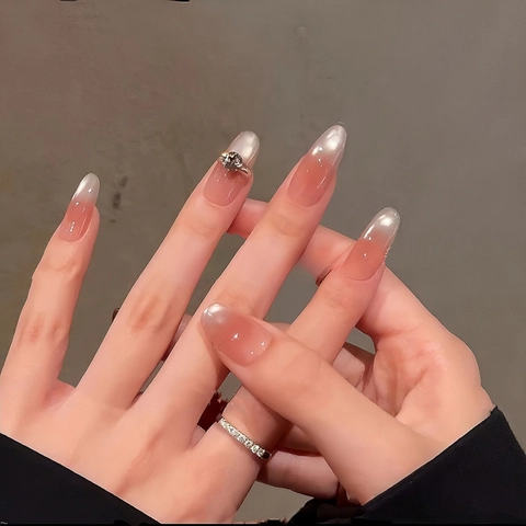 Handgefertigte Katzenauge Künstliche Nägel Verlauf Nude Rosa Elegant Französisch Mandel Kunstnägel Mit Strass Maniküre Für Damen