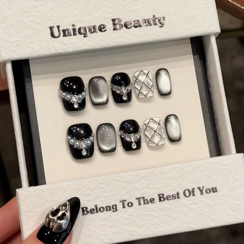 Handgefertigte Künstliche Fingernägel Schwarz Silber Katzenauge Künstliche Perle Strass Rautenmuster Kurze Fake Nails Set Damen
