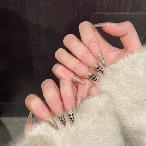 Handgefertigte Lange Stiletto Künstliche Fingernägel Französisch Elegant Nute Rosa Silber Gold Glitzer Schachbrett Falsche Nägel