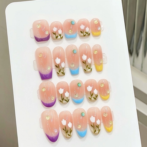 Handmade Short Coffin Press On Nails Pastel Tulip Hand Painted Gradient Cat Eye Fake Nails With Rhinestones Sweet French Tip Nails