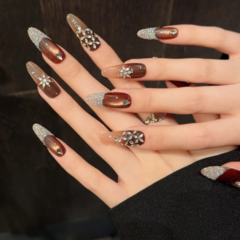 Handgefertigte Harz Cat Eye Nägel Zum Aufdrücken Brauner Farbverlauf Strass Blume Schneeflocke Dekoration Falsche Nägel Für Damen