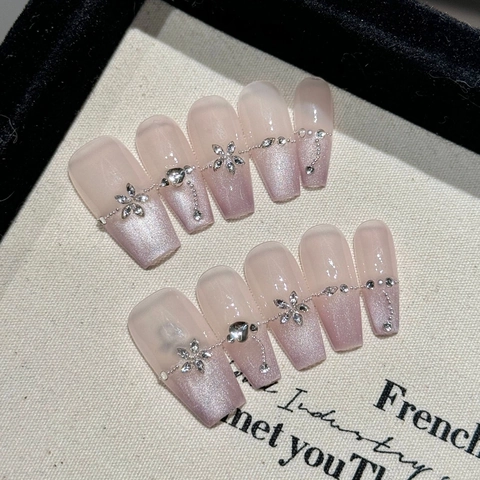 Handgefertigte Lavendelviolett Katzenauge Französisch Künstliche Fingernägel Sarg Lang Pink Strass Blume 10Stück Set